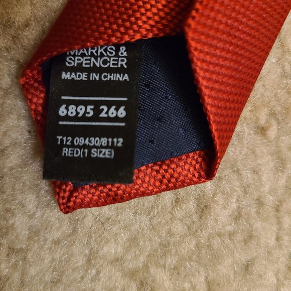 Premium tie from marks&spencer. Red color. - Picture 2 of 2